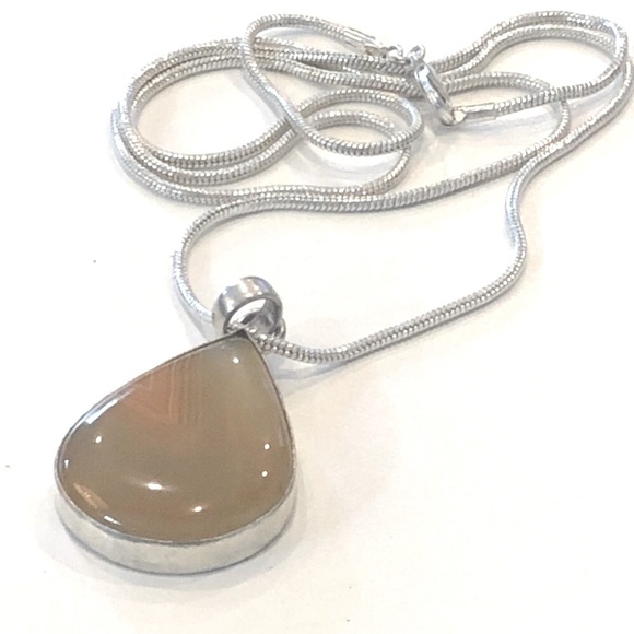 Sterling Silver Pendant and chain - Picture 1 of 7